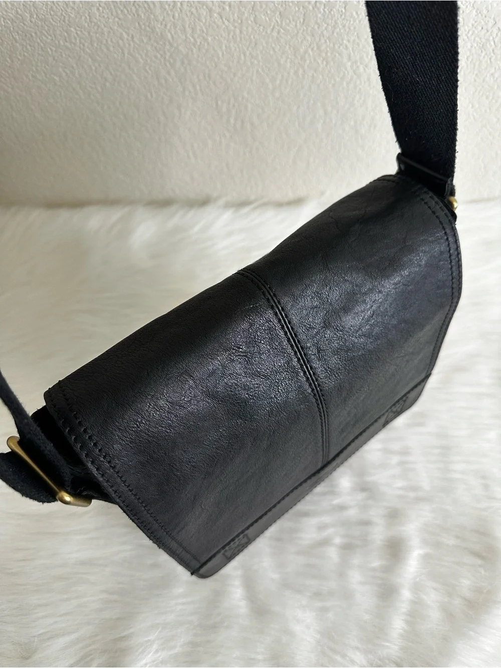 Fossil Unisex Black Leather Flap Messenger Bag